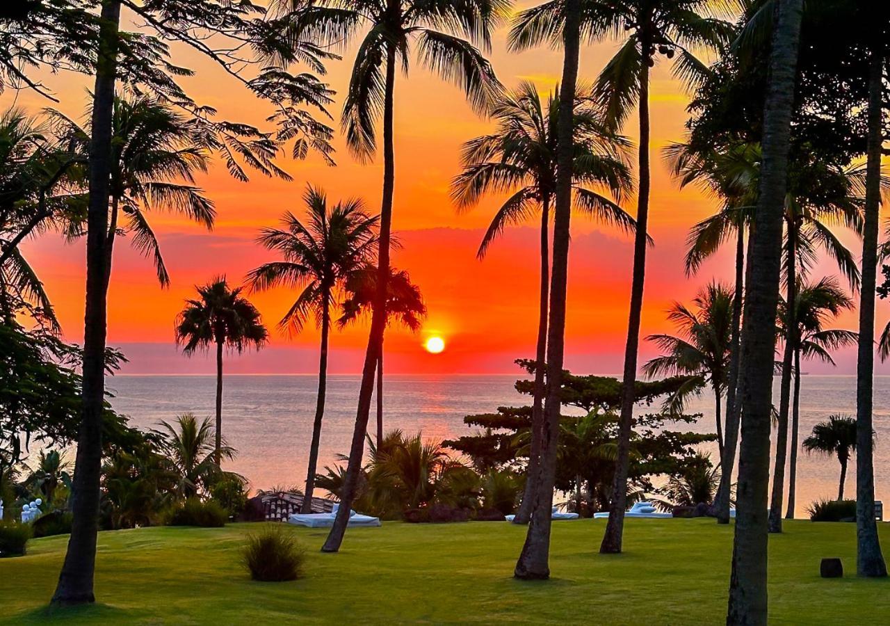 Dpny Beach Hotel & Spa איליה-בלה מראה חיצוני תמונה Sunset at the Four Seasons Resort
