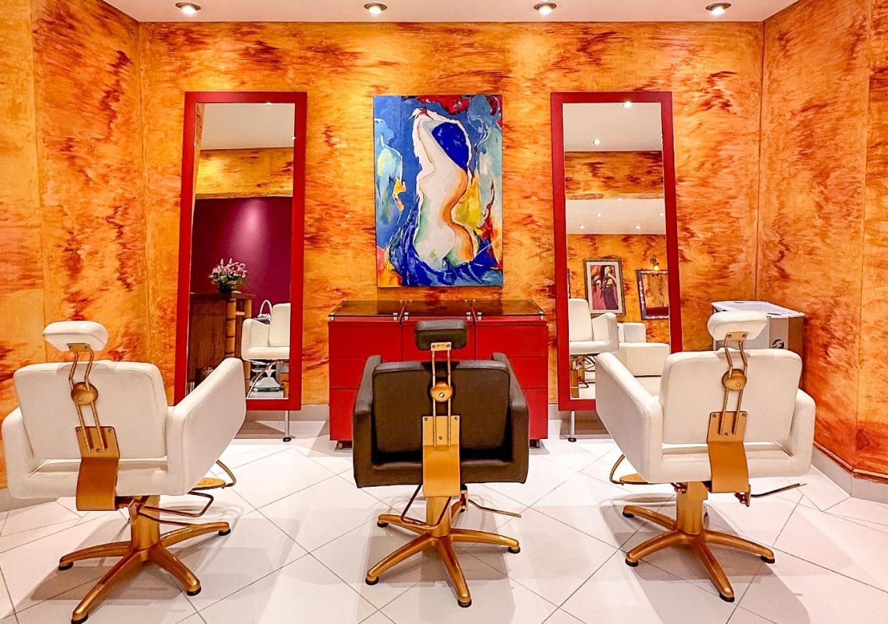 Dpny Beach Hotel & Spa איליה-בלה מראה חיצוני תמונה A hair salon in the United States
