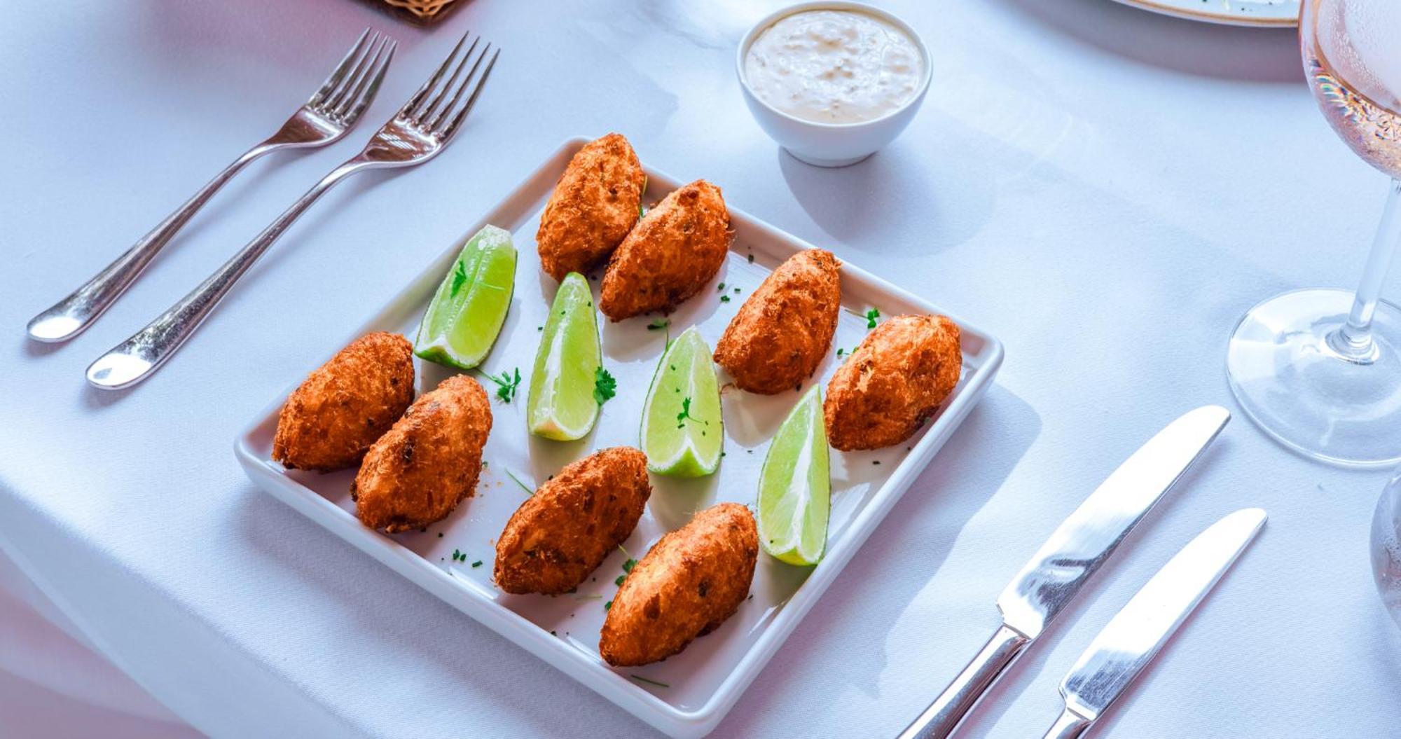 Dpny Beach Hotel & Spa איליה-בלה מראה חיצוני תמונה Crab cakes