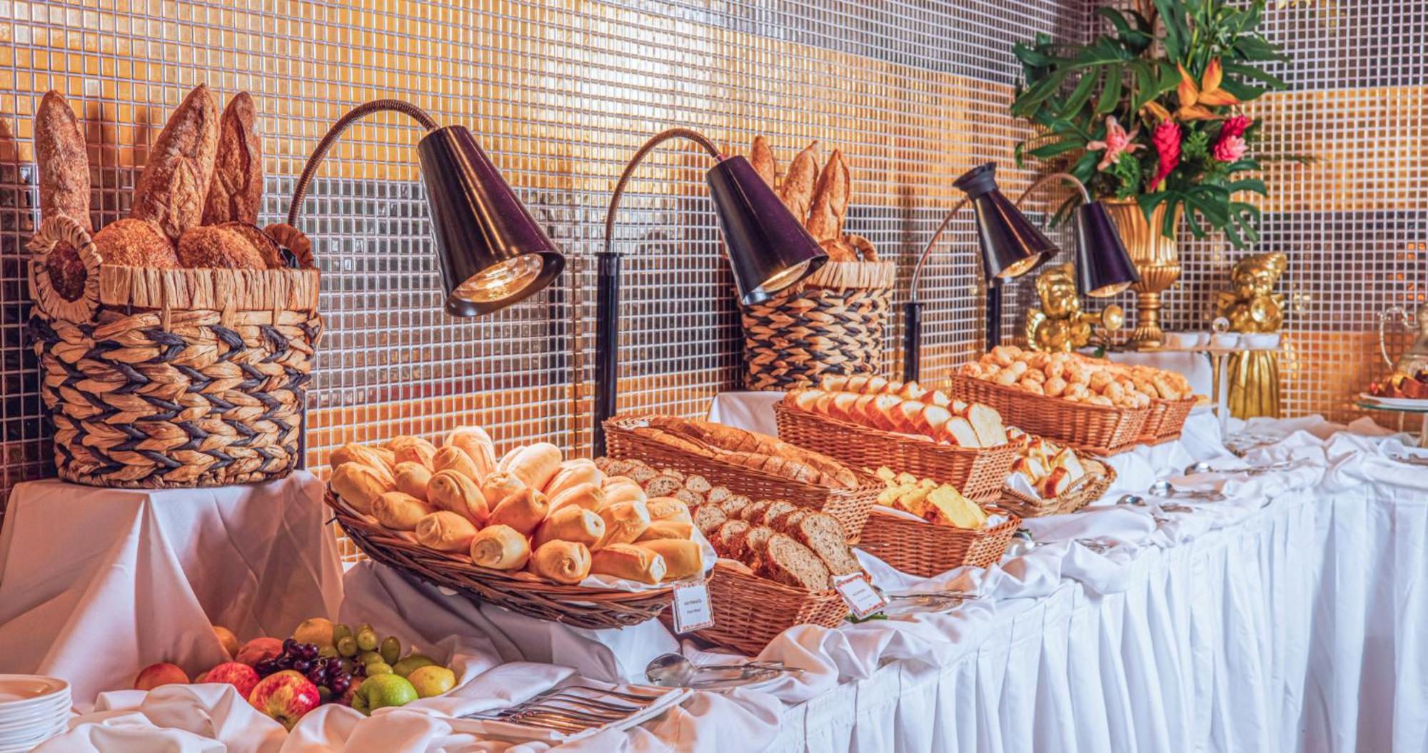 Dpny Beach Hotel & Spa איליה-בלה מראה חיצוני תמונה A buffet at a hotel